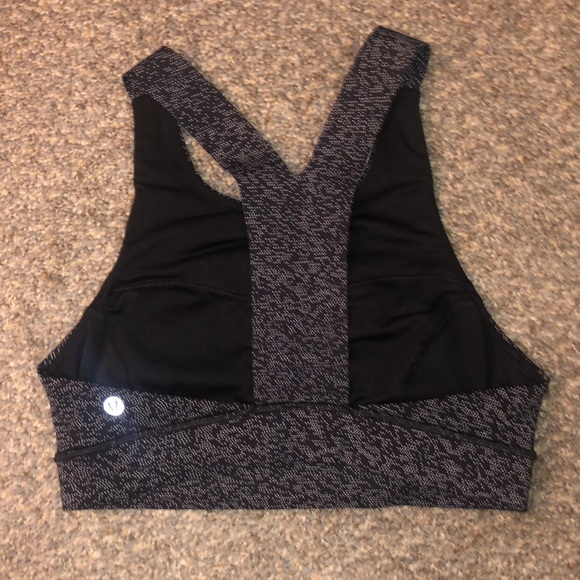 Lululemon fast and free sports bra. 8 - Picture 3 of 5